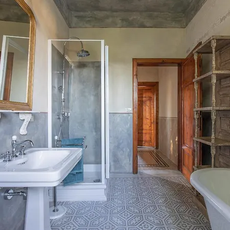 Giardino Lucca Heated Pool, 2 Miles Lucca *