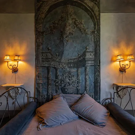 Giardino Lucca Heated Pool, 2 Miles Lucca