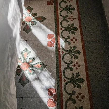 Giardino Lucca Heated Pool, 2 Miles Lucca Villa *