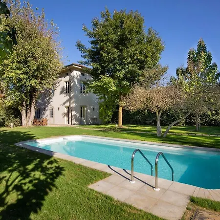 Giardino Lucca Heated Pool, 2 Miles Lucca